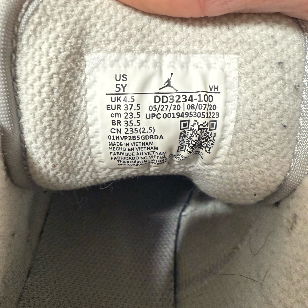 Jordan 1 Low White Camo Sneakers - Picture 3 of 5